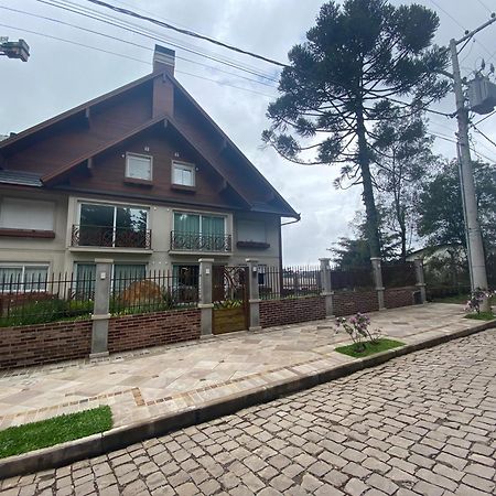 Duplex Novo, Com 02 Suites, Para 06 Pessoas, E 02 Vagas De Garagem Canela Kültér fotó