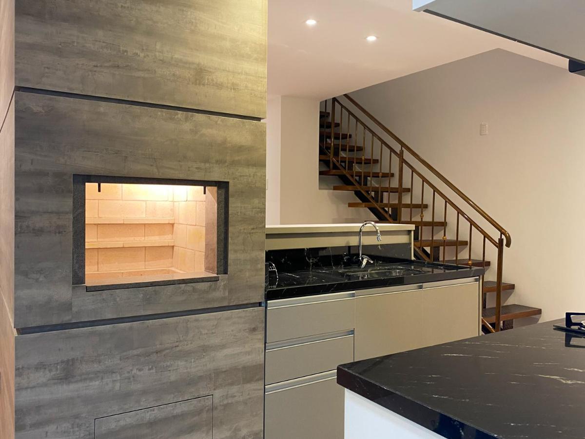 Duplex Novo, Com 02 Suites, Para 06 Pessoas, E 02 Vagas De Garagem Canela Kültér fotó